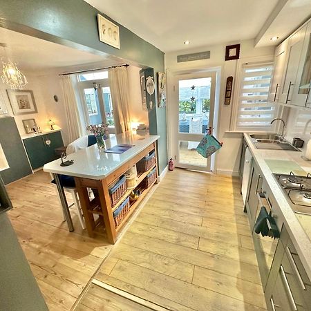 Garden Cottage - 3 Bedroom Close To Town And Beach Bournemouth Esterno foto