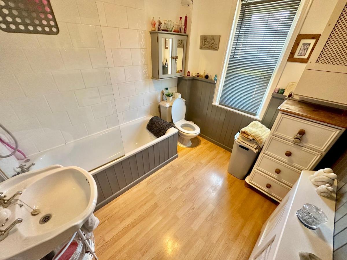 Garden Cottage - 3 Bedroom Close To Town And Beach Bournemouth Esterno foto