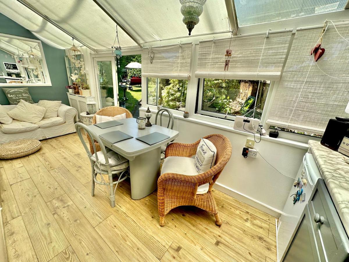 Garden Cottage - 3 Bedroom Close To Town And Beach Bournemouth Esterno foto