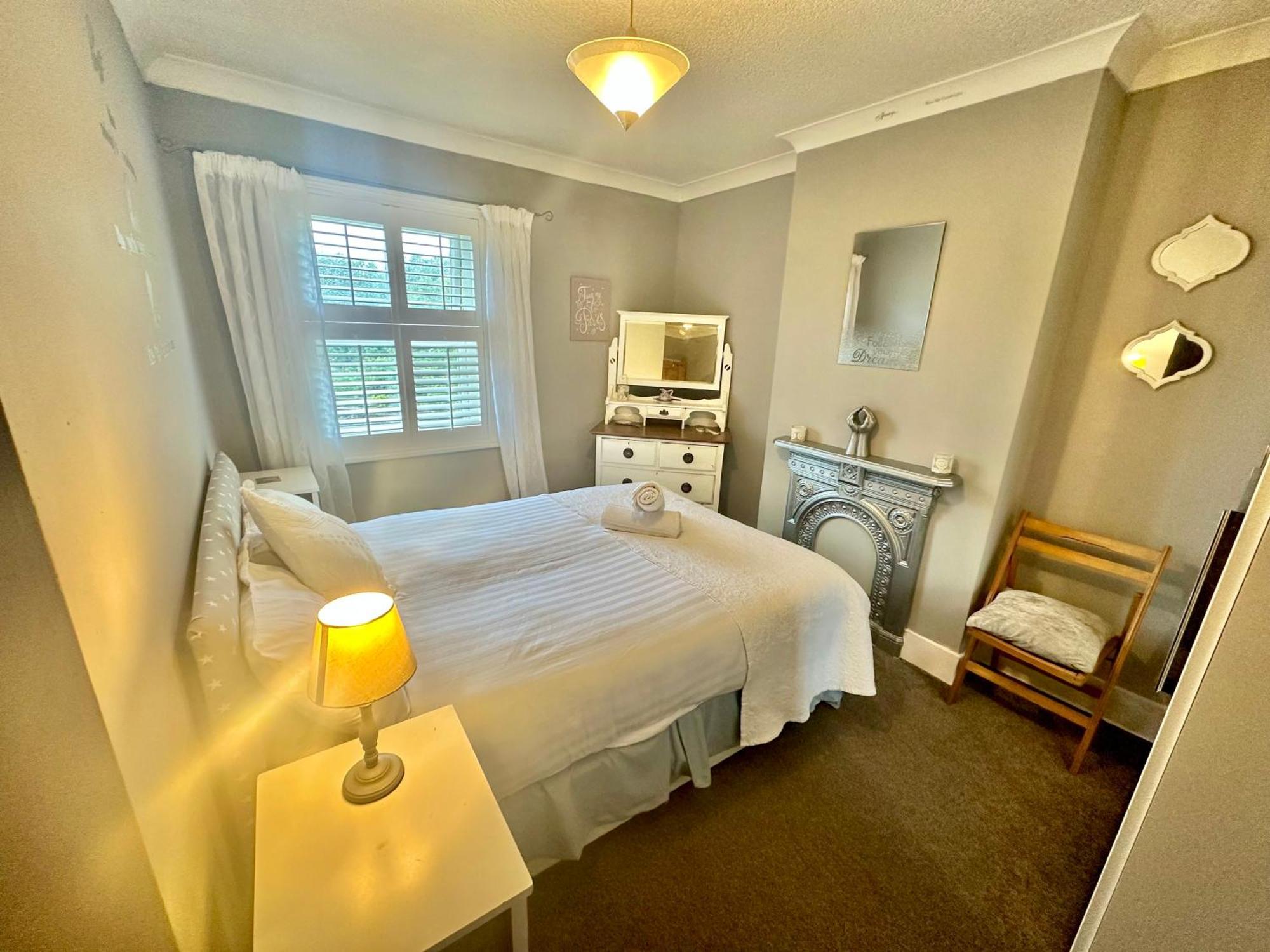 Garden Cottage - 3 Bedroom Close To Town And Beach Bournemouth Esterno foto